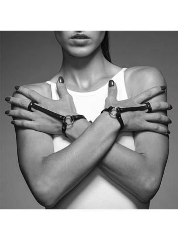Браслети на зап'ястя і палець Bijoux Indiscrets MAZE Hand Bracelet Harness Black, екошкіра
