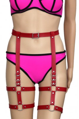 Ремни на ноги с металлическими деталями