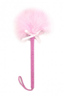 Розовая щекоталка для тела