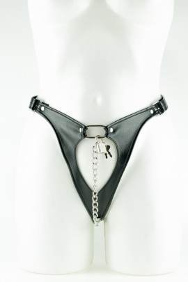 Leather panties with lock