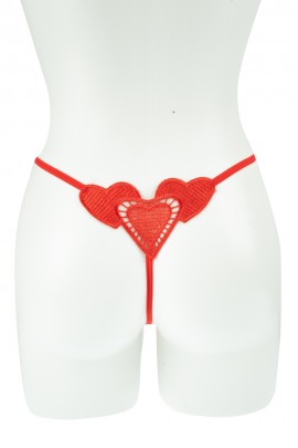Червоні трусики з сердечками