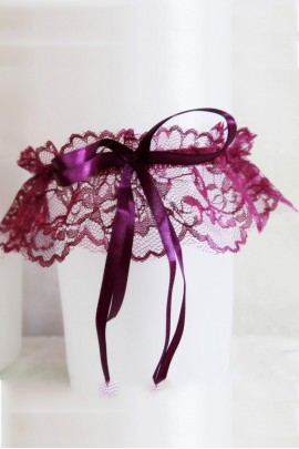 Violet garter