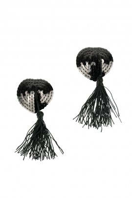 Black pestitis on nipples