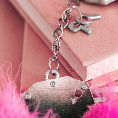 Наручники металлические Adrien Lastic Handcuffs Pink с розовой пушистой отделкой || Наручники металеві Adrien Lastic Handcuffs Pink з рожевим пухнастим оздобленням || Rivets handcuffs with pink fluff Adrien Lastic Handcuffs Pink